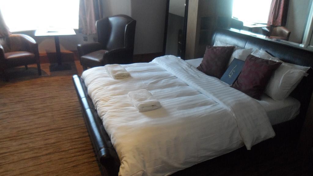 The Warwick Arms Hotel Chew Magna Kültér fotó